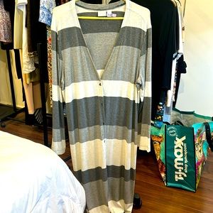 Long flowing cover up or jacket size 3 Chicos